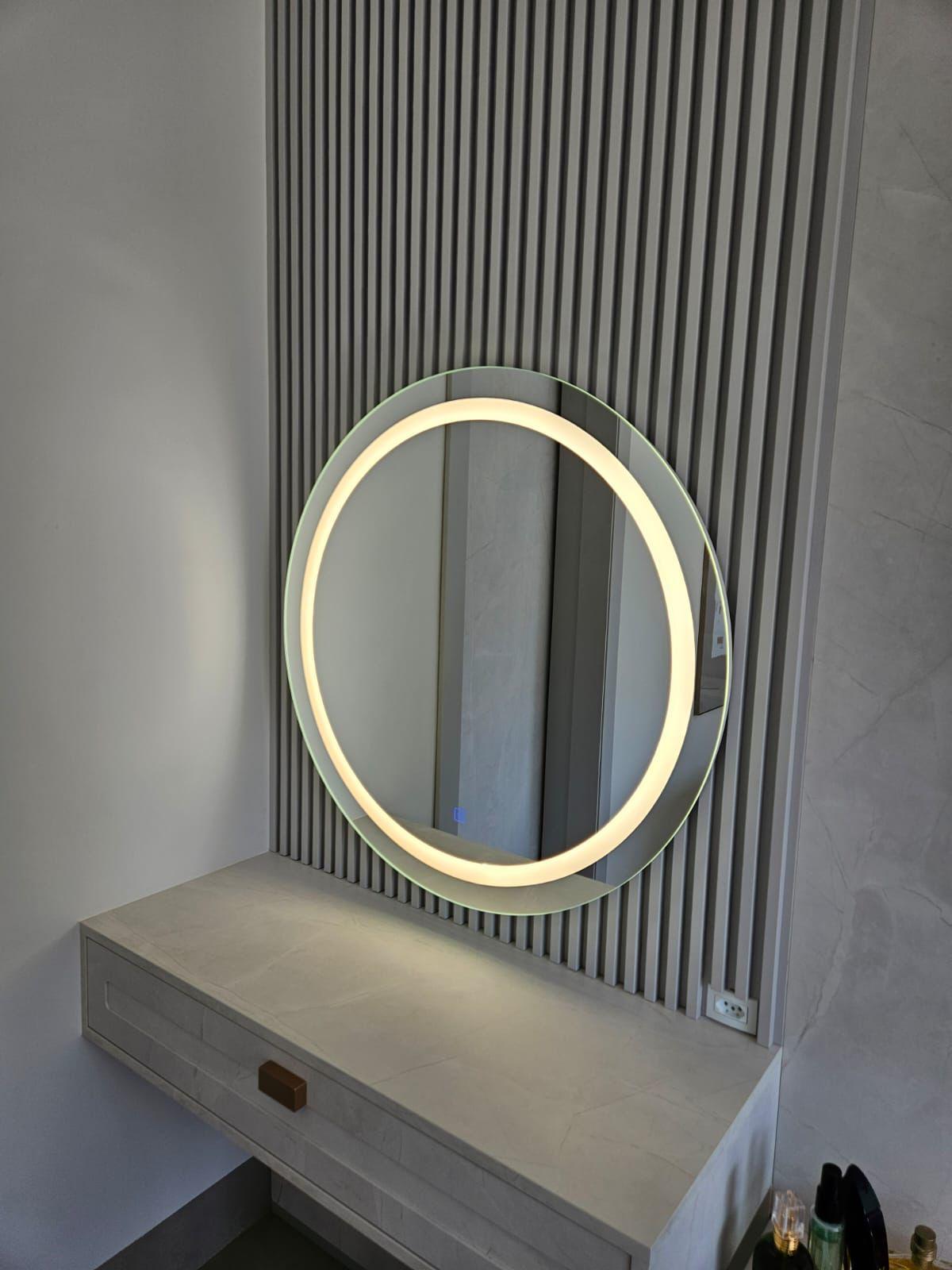Espejo circular con LED frontal